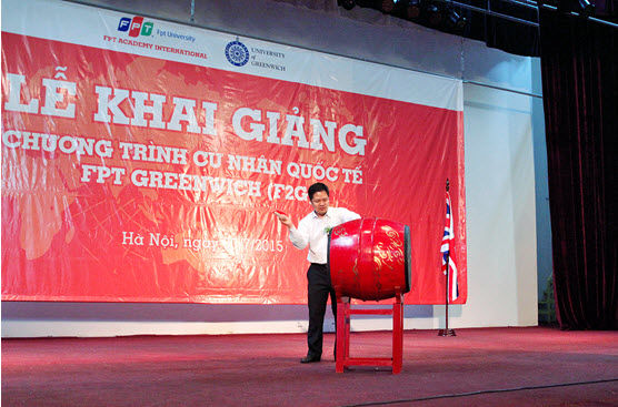 Lễ khai giảng "bùng cháy" của sinh viên FPT Greenwich