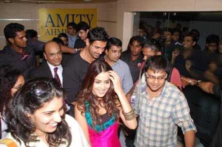 Học bổng lớn: Cử nhân và thạc sĩ Đại học công lập Anh Quốc Học bổng lớn: Cử nhân và thạc sĩ Đại học công lập Anh Quốc