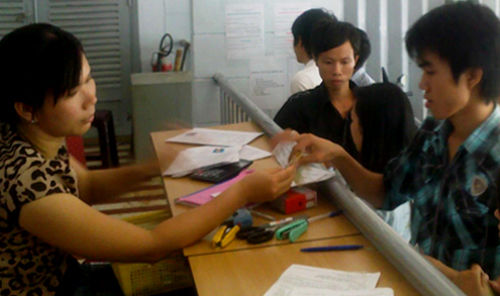 Các trường hối hả xét tốt nghiệp, in phiếu điểm cho thí sinh