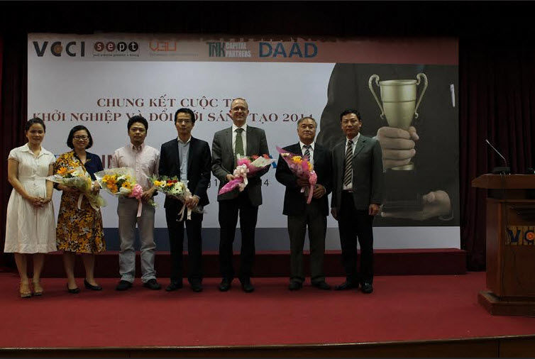 Cùng song hành cùng với các dự án của các chính phủ và doanh nghiệp, trường Đại học Leipzig và Đại học Việt Đức cũng đã tổ chức khóa học MBA 2 năm về Quản lý và phát triển doanh nghiệp vừa và nhỏ. Khóa học này nhắm đến các đối tượng là những doanh nhân trẻ, những người  muốn thể hiện năng lực để làm chủ các doanh nghiệp vừa và nhỏ tại Việt Nam. 