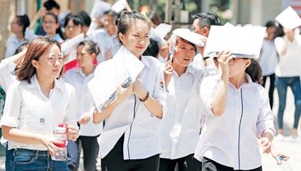 Giao quyền tự chủ thi cử cho trường