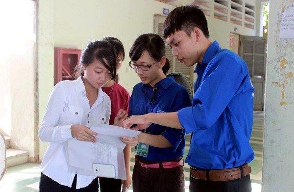 Ngày đầu thi THPT môn Toán: Vẫn có thí sinh quên thẻ dự thi Ngày đầu thi THPT môn Toán: Vẫn có thí sinh quên thẻ dự thi