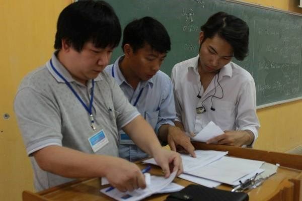 Ngày đầu thi THPT môn Toán: Vẫn có thí sinh quên thẻ dự thi Ngày đầu thi THPT môn Toán: Vẫn có thí sinh quên thẻ dự thi