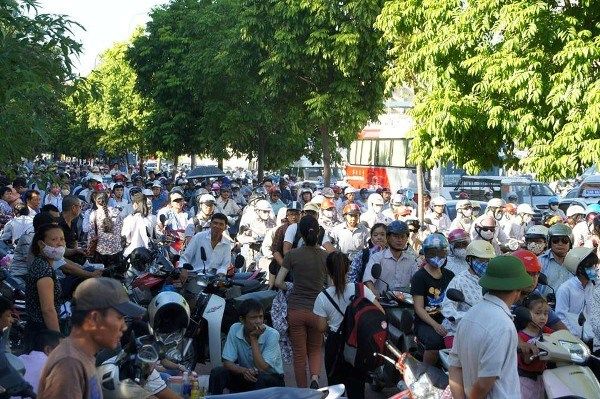 Ngày đầu thi THPT môn Toán: Vẫn có thí sinh quên thẻ dự thi Ngày đầu thi THPT môn Toán: Vẫn có thí sinh quên thẻ dự thi