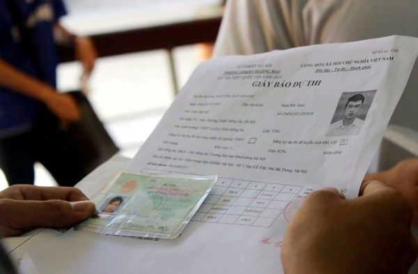 Ngày đầu thi THPT môn Toán: Vẫn có thí sinh quên thẻ dự thi Ngày đầu thi THPT môn Toán: Vẫn có thí sinh quên thẻ dự thi