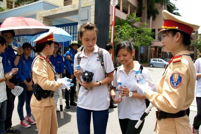 Những hình ảnh ấn tượng trong kỳ thi THPT quốc gia Những hình ảnh ấn tượng trong kỳ thi THPT quốc gia