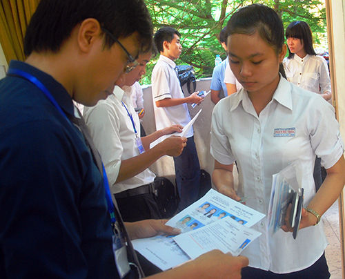 Ý kiến trái chiều về bỏ xếp loại tốt nghiệp THPT