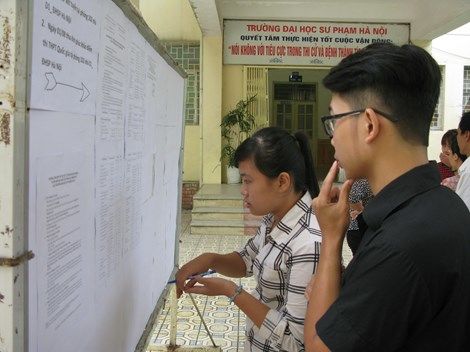 Ba trường đầu tiên công bố dữ liệu đăng ký xét tuyển