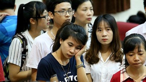 Kết thúc xét tuyển ĐH - CĐ đợt 1: Thí sinh bật khóc vào giờ chót 