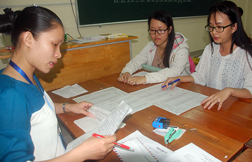 Thí sinh bắt đầu \'cuộc chơi\' nộp - rút hồ sơ đại học