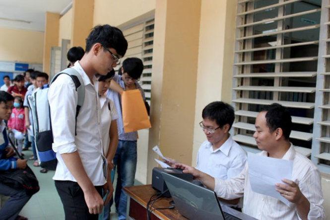 Điểm bằng sàn là trúng tuyển tạm thời vào nhiều ngành 