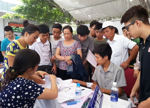 Thí sinh chạy nước rút tìm cơ hội vào đại học