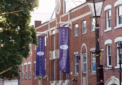 Phỏng vấn học bổng 50% học phí Abbey DLD Colleges Phỏng vấn học bổng 50% học phí Abbey DLD Colleges