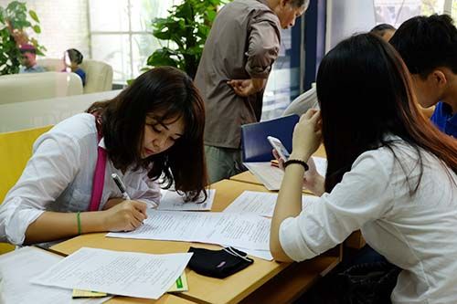 Trường công \'hút\' hồ sơ nguyện vọng 2, trường tư vắng vẻ