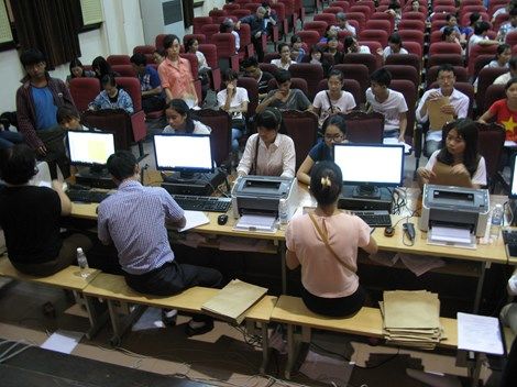 Bộ GD&ĐT cần bỏ \'điểm sàn\' đại học