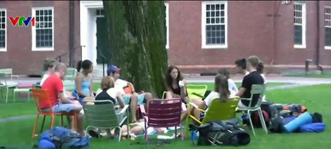 3 tỷ USD/năm cho du học: Tâm lý sính ngoại hay giáo dục trong nước hạn chế?