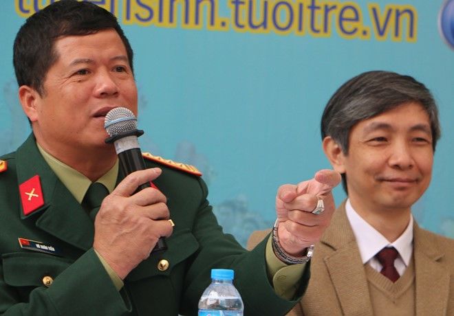 Bị dị tật ngón tay có được thi trường quân đội?