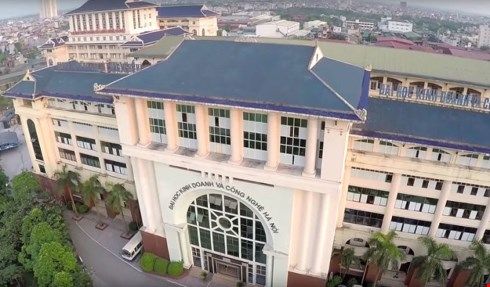 Cử 5 chuyên gia vào đoàn kiểm tra trường ĐH Kinh doanh và Công nghệ