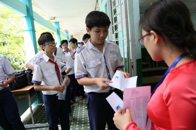 Đề thi, kiểm tra: “Cho học sinh giải quyết tình huống thực tiễn”