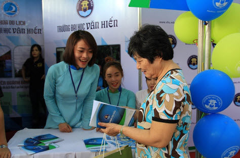 "Ngành công nghiệp không khói" - Đích nhắm nghề nghiệp của 9X "Ngành công nghiệp không khói" - Đích nhắm nghề nghiệp của 9X