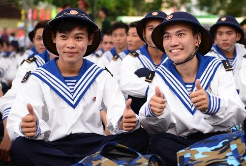 Sinh viên đang học hệ chính quy được tạm hoãn gọi nhập ngũ