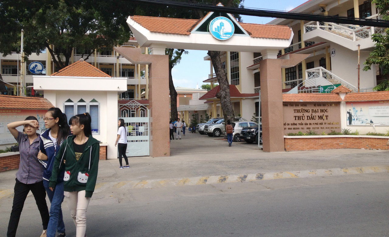 Tiền tỉ thu hút tiến sĩ