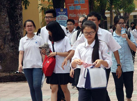 Tuyển sinh lớp 10: Phụ huynh đau đầu tìm chỗ học cho con