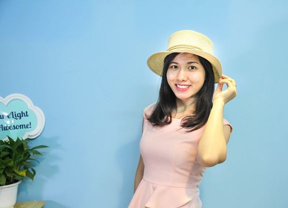 Cô giáo 9X dạy tiếng Anh cho 50.000 người mỗi ngày mà không biết mặt Cô giáo 9X dạy tiếng Anh cho 50.000 người mỗi ngày mà không biết mặt