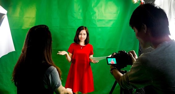 Cô giáo 9X dạy tiếng Anh cho 50.000 người mỗi ngày mà không biết mặt Cô giáo 9X dạy tiếng Anh cho 50.000 người mỗi ngày mà không biết mặt