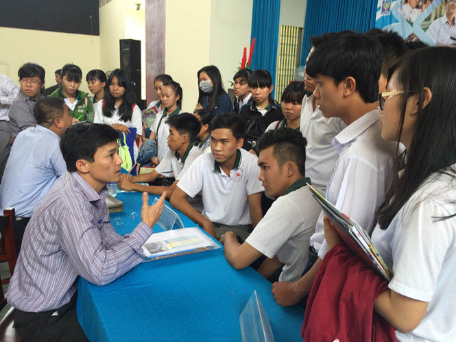 Điểm chuẩn ngành sư phạm có cao hơn ngoài sư phạm?