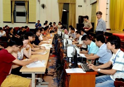 Dự kiến điểm trúng tuyển ngành “hot” ĐH Kinh tế quốc dân sẽ không thấp hơn 25 điểm