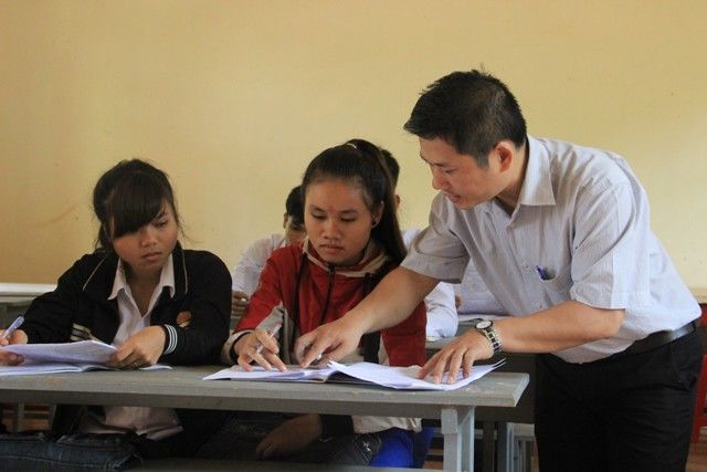 Học sinh vùng cao “chạy đua” ôn tập trước kỳ thi THPT Quốc gia