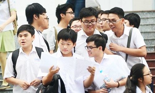Kỳ thi THPT Quốc gia 2016: Thí sinh còn nghe ngóng, tham khảo thông tin