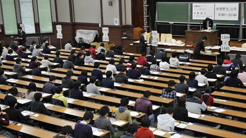 Nhật Bản sắp bỏ thi trắc nghiệm trong tuyển sinh