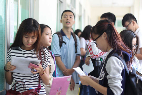 Nhiều thí sinh tự do không làm thủ tục dự thi