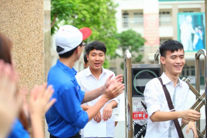 Thí sinh khen đề thi môn Văn THPT quốc gia 2016 dễ Thí sinh khen đề thi môn Văn THPT quốc gia 2016 dễ