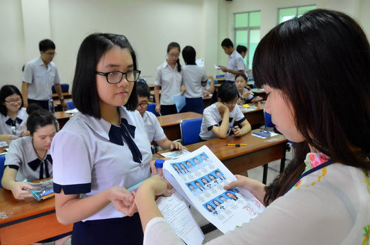Rối bời xét tuyển khi kỳ thi cận kề
