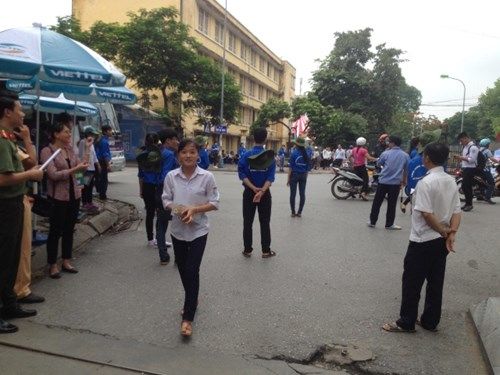 Sáng nay, hơn 887.000 thí sinh làm thủ tục dự thi THPT quốc gia 2016