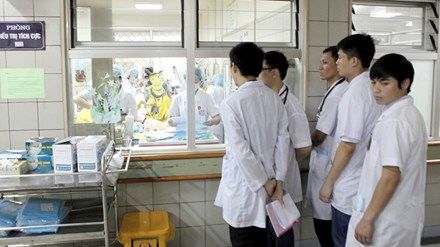 Siết chặt điều kiện hành nghề bác sỹ
