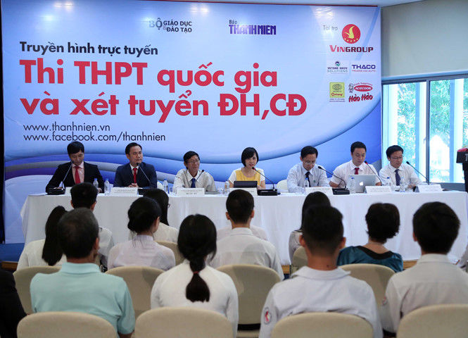 Thi THPT quốc gia và xét tuyển ĐH, CĐ: Sôi động tư vấn trực tuyến