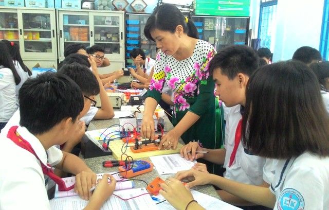 Thu nhập thấp, có giữ chân được giáo viên giỏi?