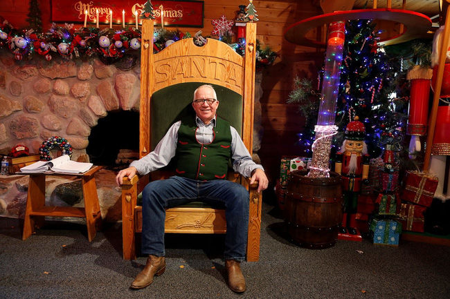 Bên trong trường đào tạo ông già Noel trước mùa Giáng sinh