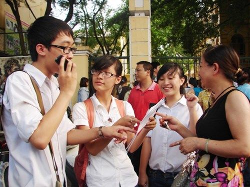 Tuyển sinh lớp 10 THPT tại Hà Nội: Cẩn thận chọn trường kẻo mất cơ hội
