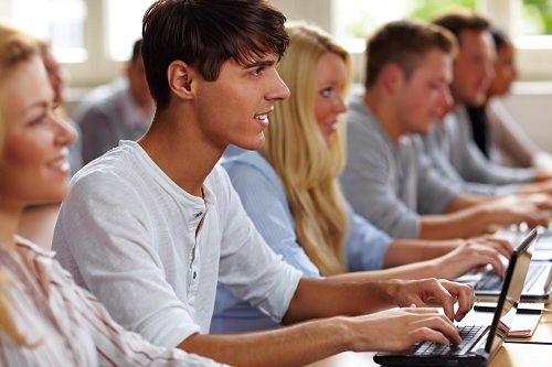 Sinh viên ngành công nghệ thông tin có nhiều cơ hội việc làm sau khi ra trường