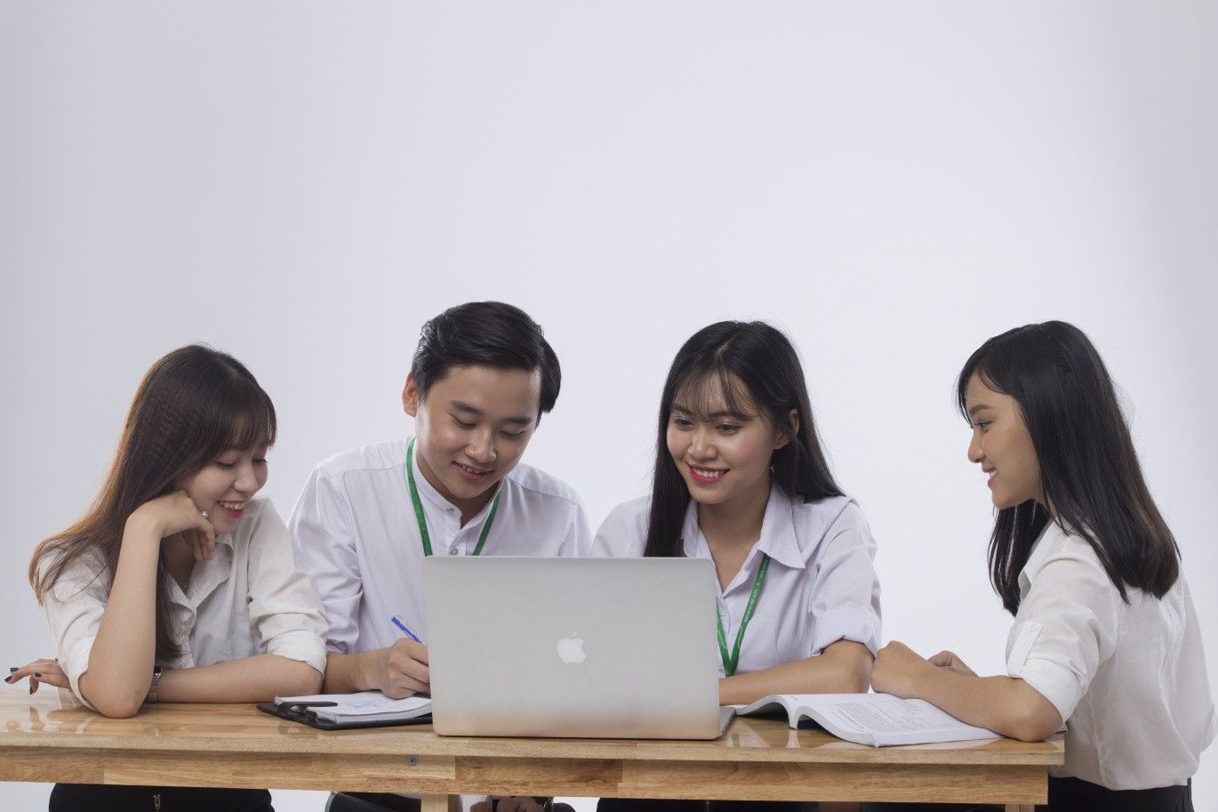 Sinh viên Trung cấp Y dược Vạn Hạnh được đảm bảo việc làm và đáp ứng tốt yêu cầu công việc