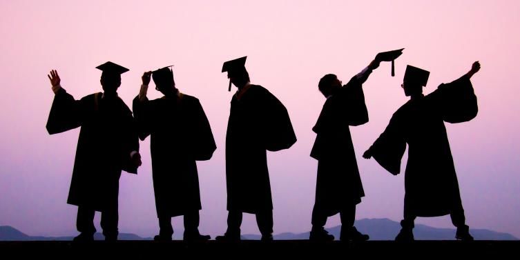Hiện tượng ảo tưởng bằng cấp của giới trẻ - Ảnh 1