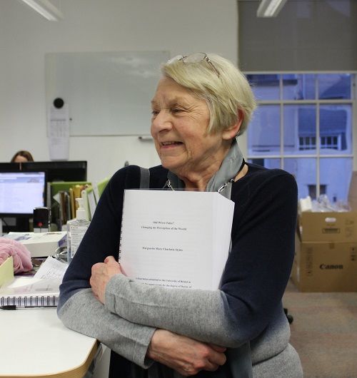 Cụ bà 86 tuổi lấy bằng tiến sĩ - Ảnh 1