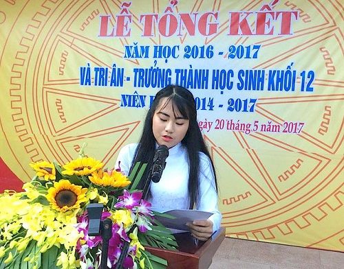 Bài phát biểu tri ân thầy cô khiến cả trường chuyên xúc động