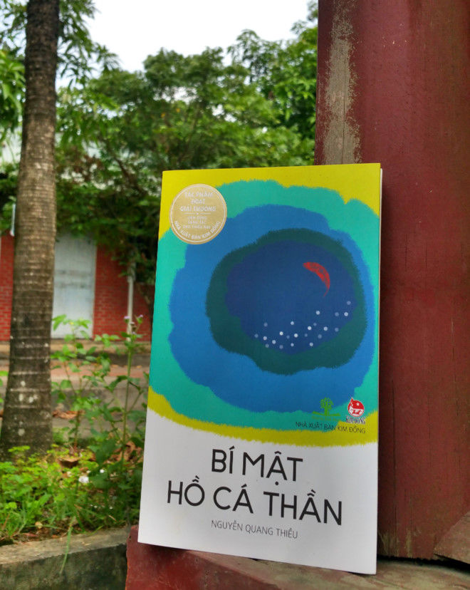 bí mật hồ cá thần