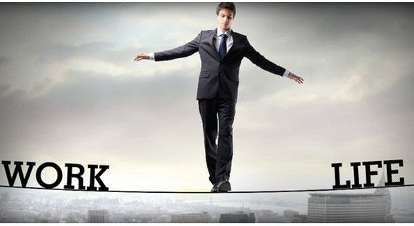 Có nên chọn công việc nhẹ nhàng lương thấp để cuộc sống cân bằng hơn? - Ảnh 1